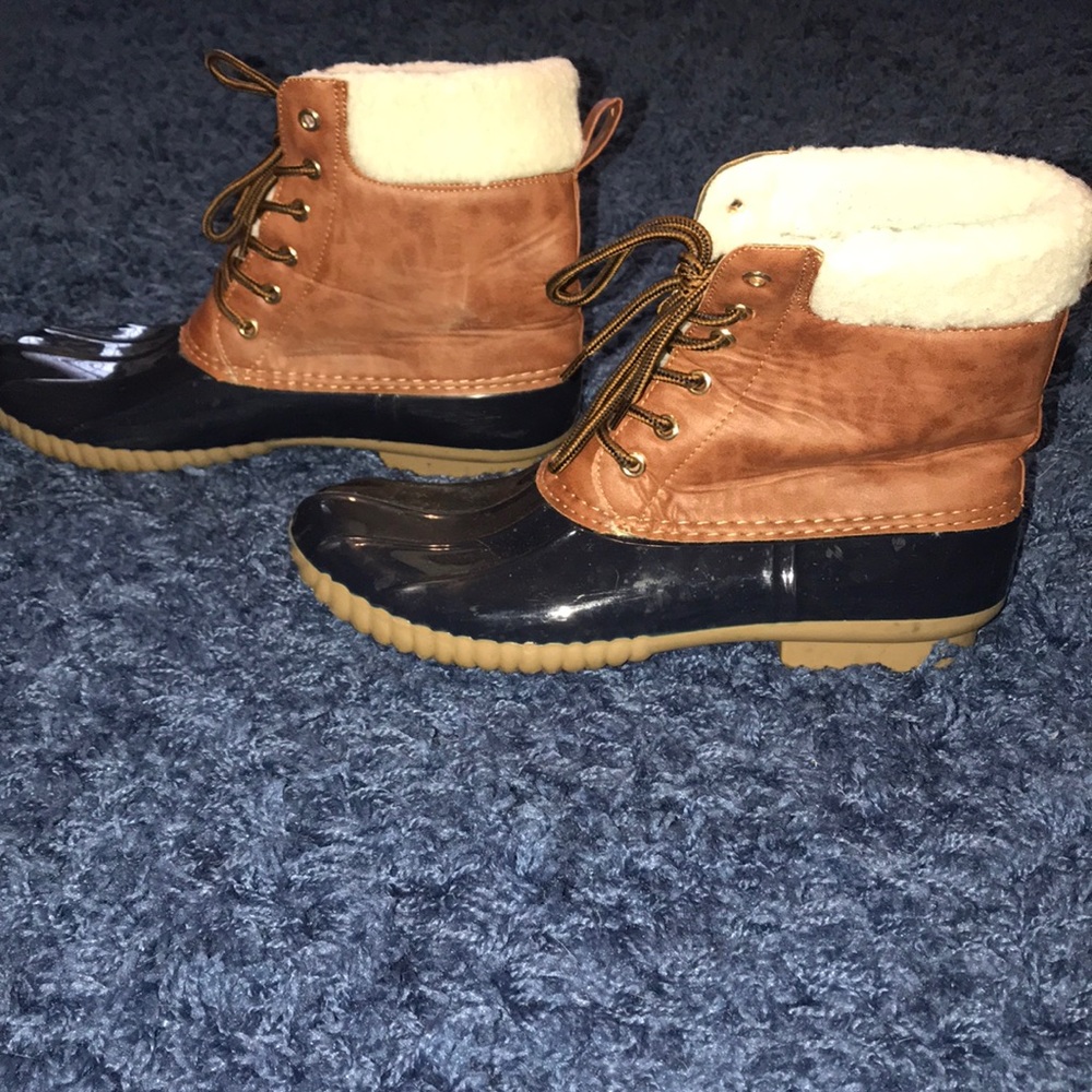 Boots - Picture 3 of 6